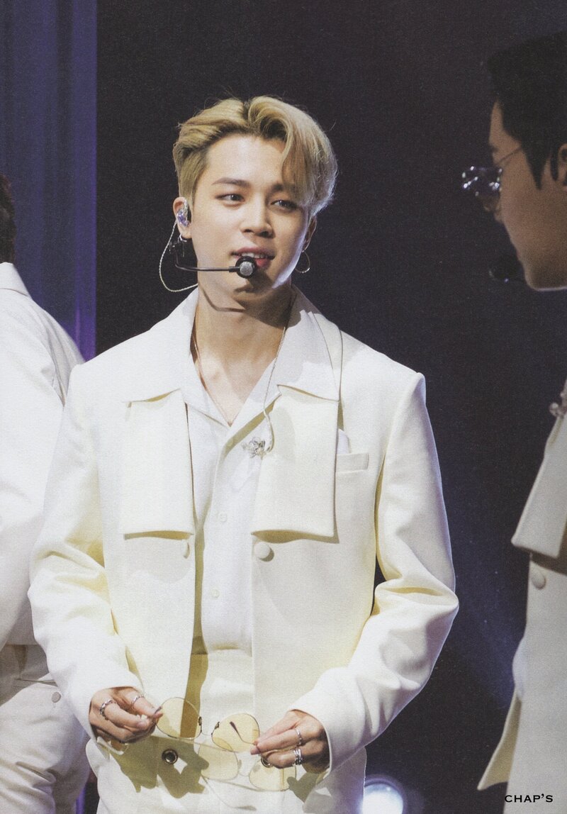 BTS Jimin - BEYOND THE STAGE Documentary Photobook 'THE DAY WE MEET' (Scans) documents 19