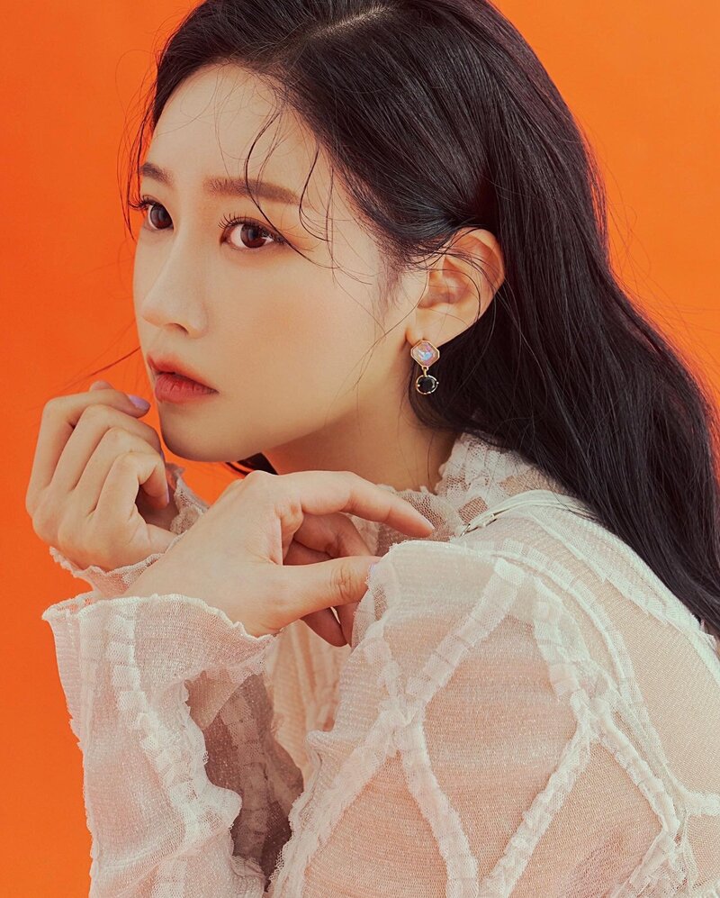 Soyeon for BNT International (March 2021 pictorial) documents 17