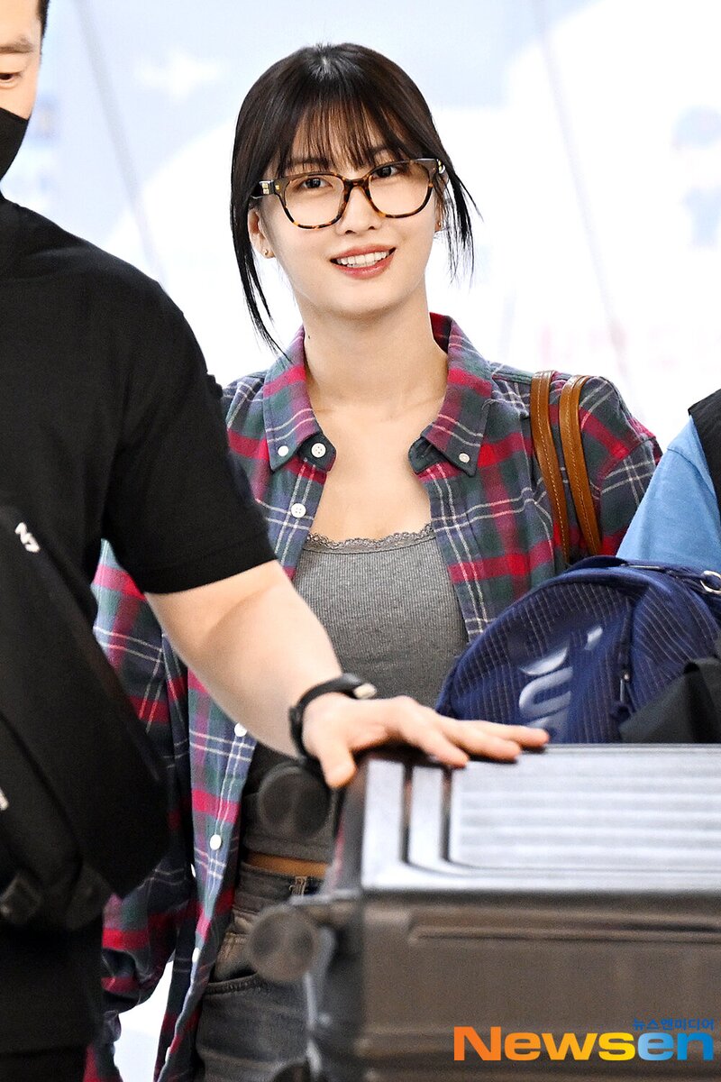 240428 TWICE Momo - GMP Airport documents 3