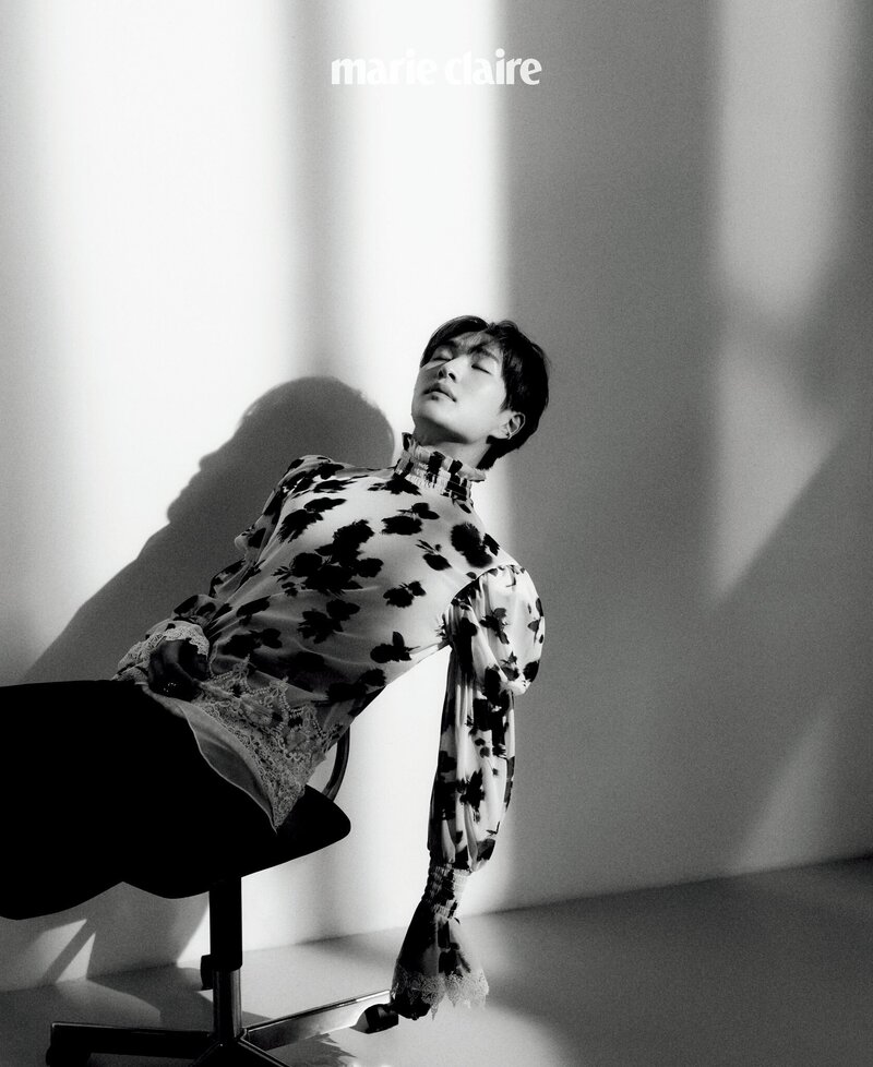 SHINee ONEW for MARIE CLAIRE Korea May Issue 2022 documents 3