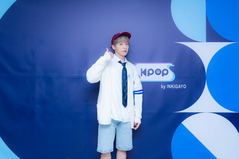 220522 SBS Twitter Update- JEONG SEWOON at INKIGAYO Photowall documents 2