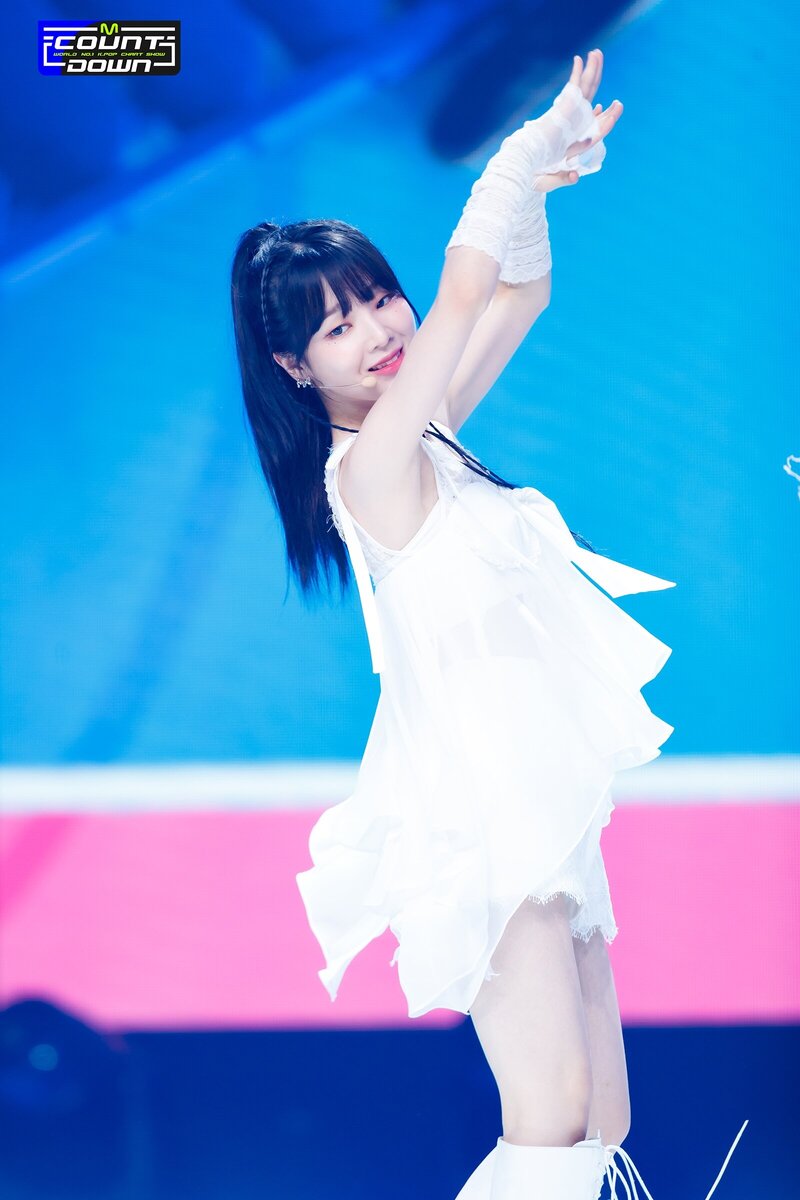 230803 OH MY GIRL Seunghee - 'Summer Comes' at M COUNTDOWN documents 5