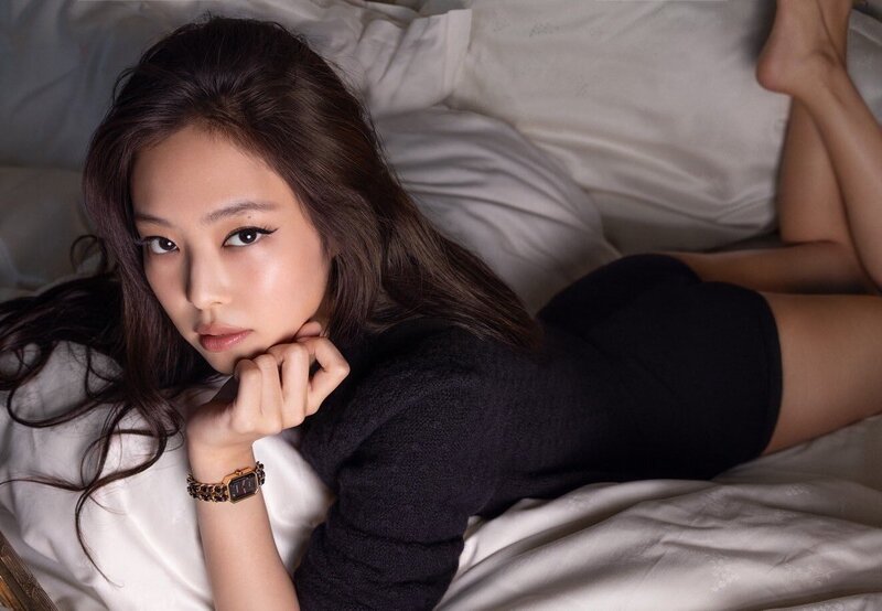 JENNIE x Chanel “The Première Watch” for Esquire Hong Kong March 2024 Issue documents 1