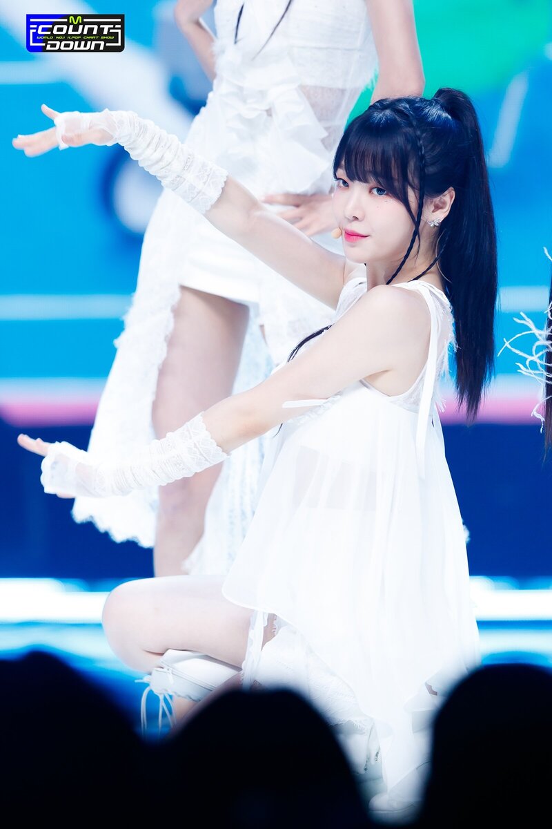 230803 OH MY GIRL Seunghee - 'Summer Comes' at M COUNTDOWN documents 4