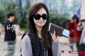 121108 Girls' Generation Yuri at Gimpo Airport