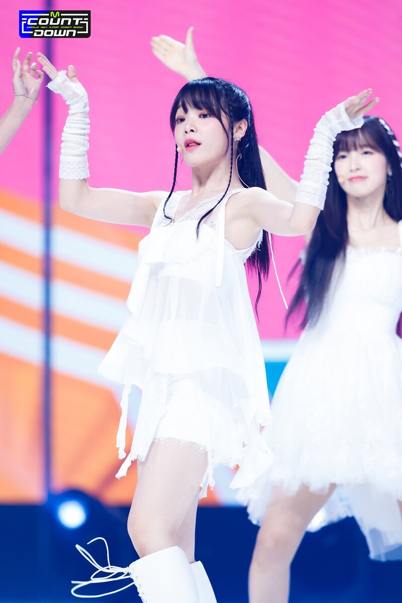 230803 OH MY GIRL Seunghee - 'Summer Comes' at M COUNTDOWN documents 8