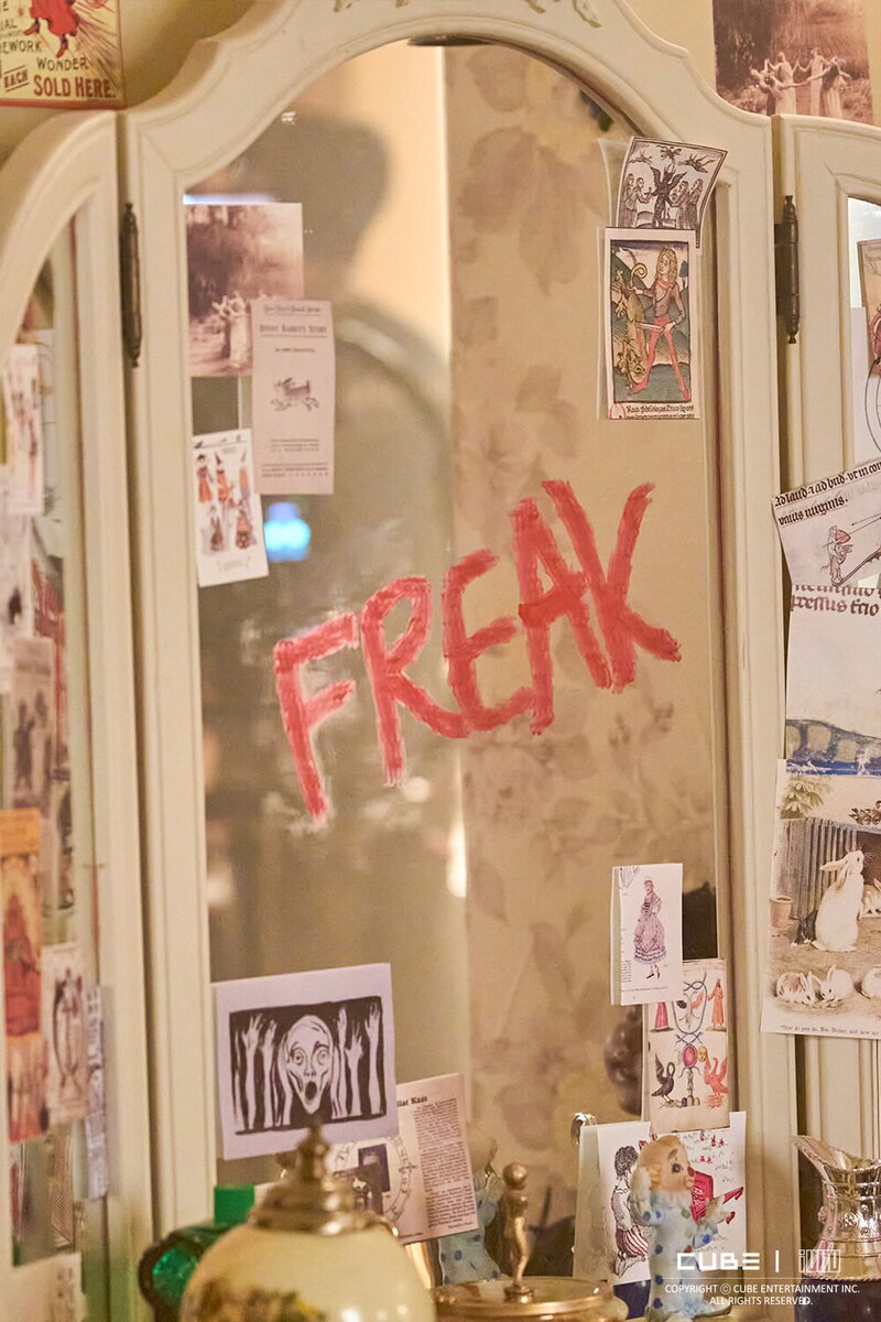 YUQI 'Freak' MV - Behind Photos documents 23