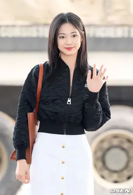 240330 TWICE Tzuyu at Incheon International Airport