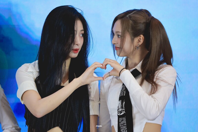 240413 Ahyeon & Chiquita at Fansign Event documents 2