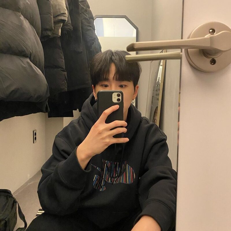 220125  - Younghoon Instagram Update documents 6