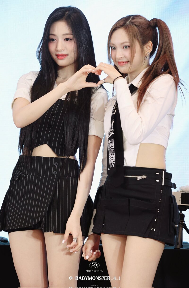240413 Ahyeon & Chiquita at Fansign Event documents 1