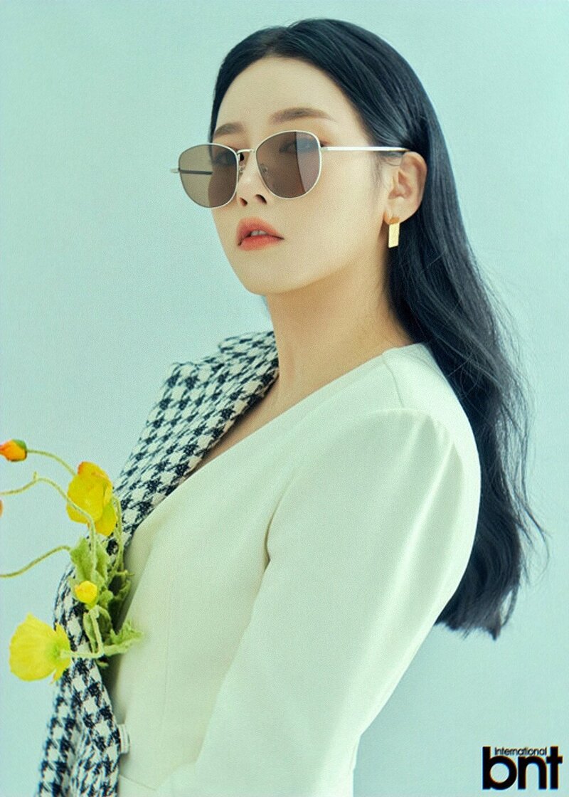 Soyeon for BNT International (March 2021 pictorial) documents 8