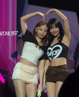 240316 TWICE MOMO & Nayeon - ‘READY TO BE’ World Tour in Las Vegas