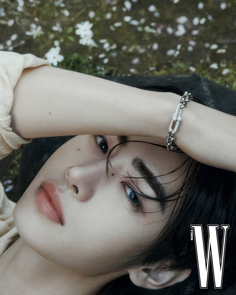 JAKE and SUNGHOON x Tiffany & Co for W Korea April 2024 Issue documents 5