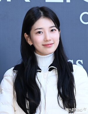 231112 Suzy at GUESS Pop-Up Store Event in Seoul