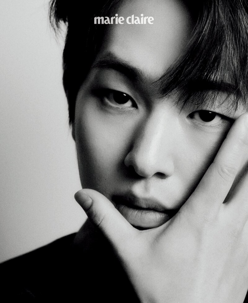 SHINee ONEW for MARIE CLAIRE Korea May Issue 2022 documents 1