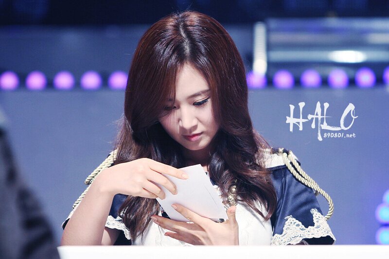 120901 Girls' Generation Yuri at LOOK Concert & Fansign documents 6