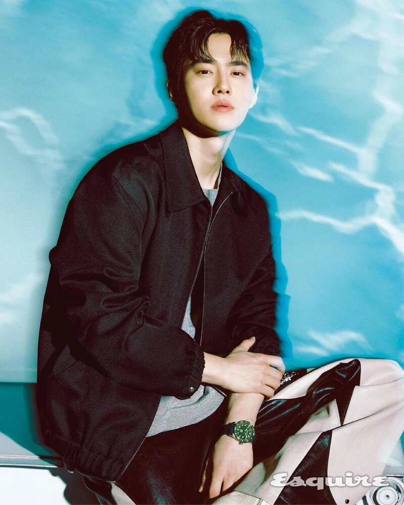 EXO's SUHO for Esquire Korea May 2022 Pictorial documents 5