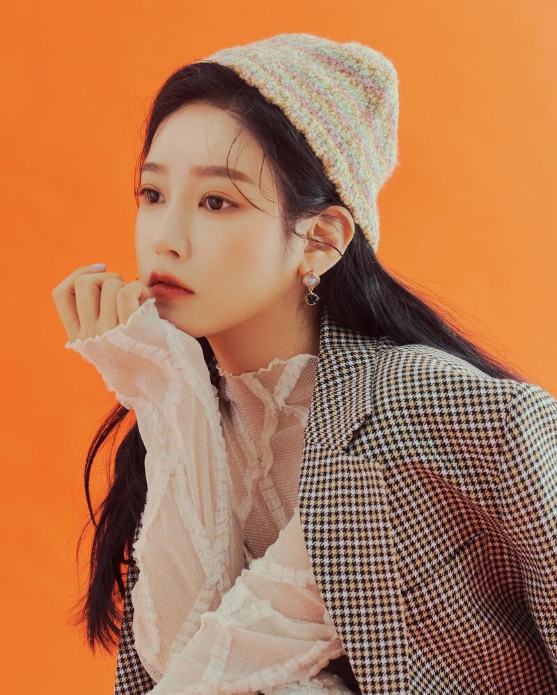 Soyeon for BNT International (March 2021 pictorial) documents 16