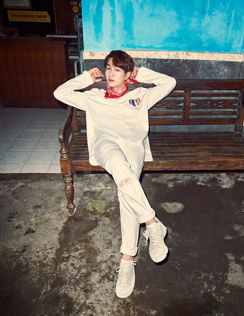 Onew for Cosmopolitan May 2016 Issue documents 2