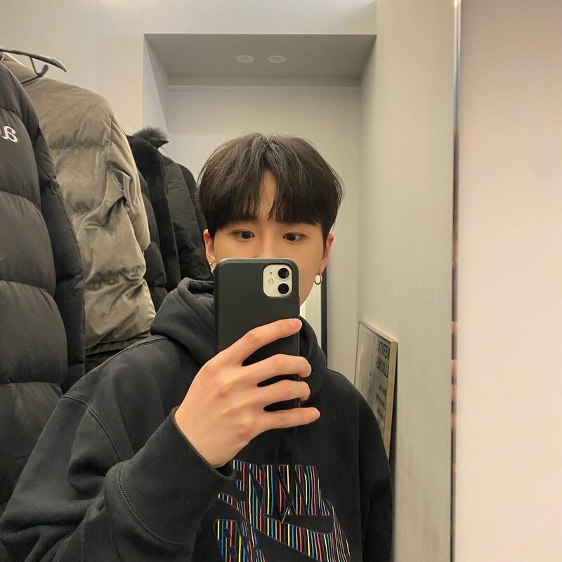 220125  - Younghoon Instagram Update documents 1