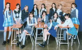 LOONA - "LOONA CLASS OF 2022" Seasons Greetings [SCANS]