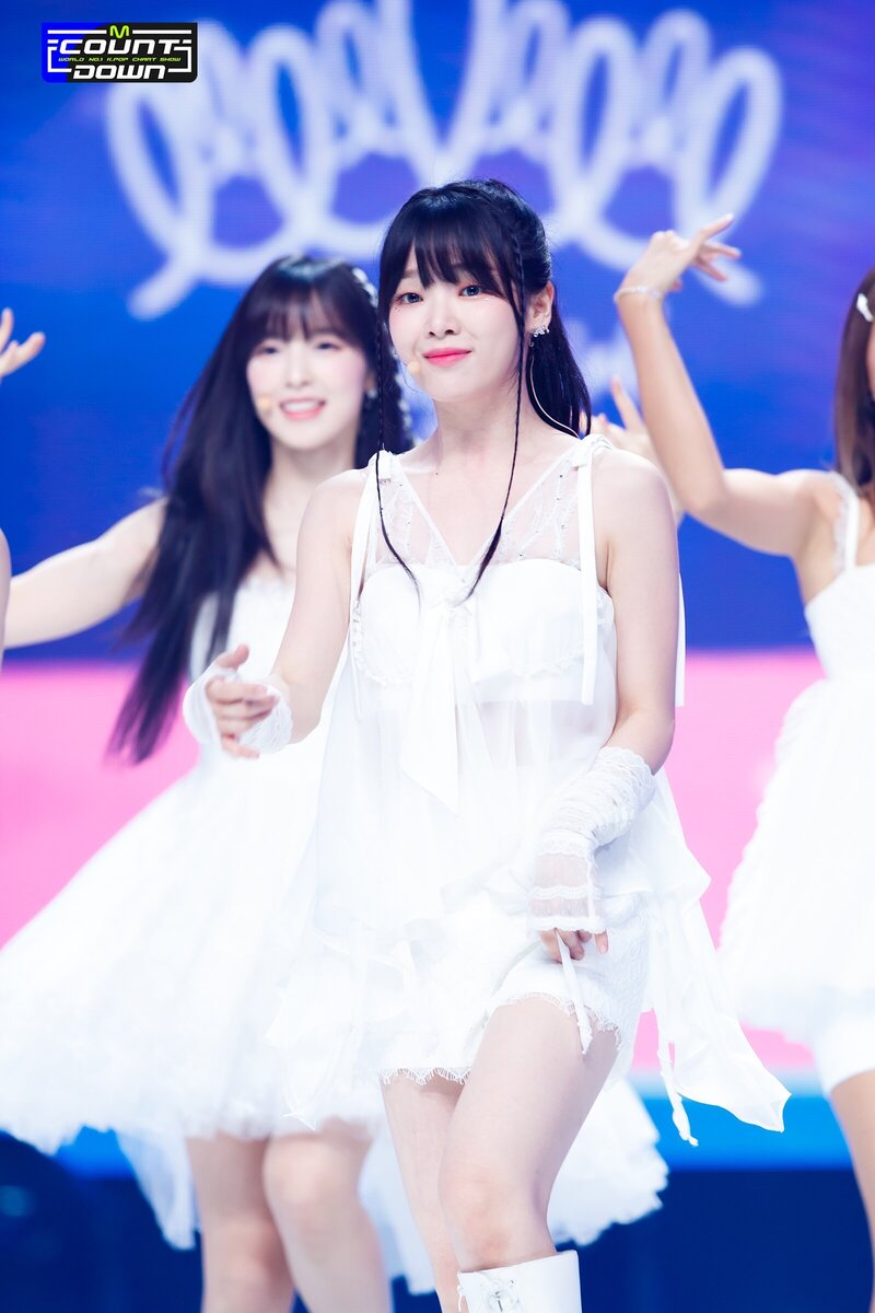230803 OH MY GIRL Seunghee - 'Summer Comes' at M COUNTDOWN documents 9