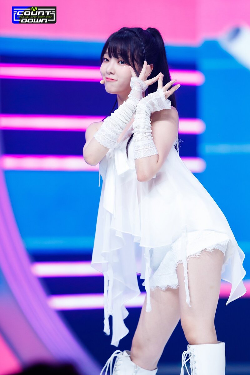 230803 OH MY GIRL Seunghee - 'Summer Comes' at M COUNTDOWN documents 10