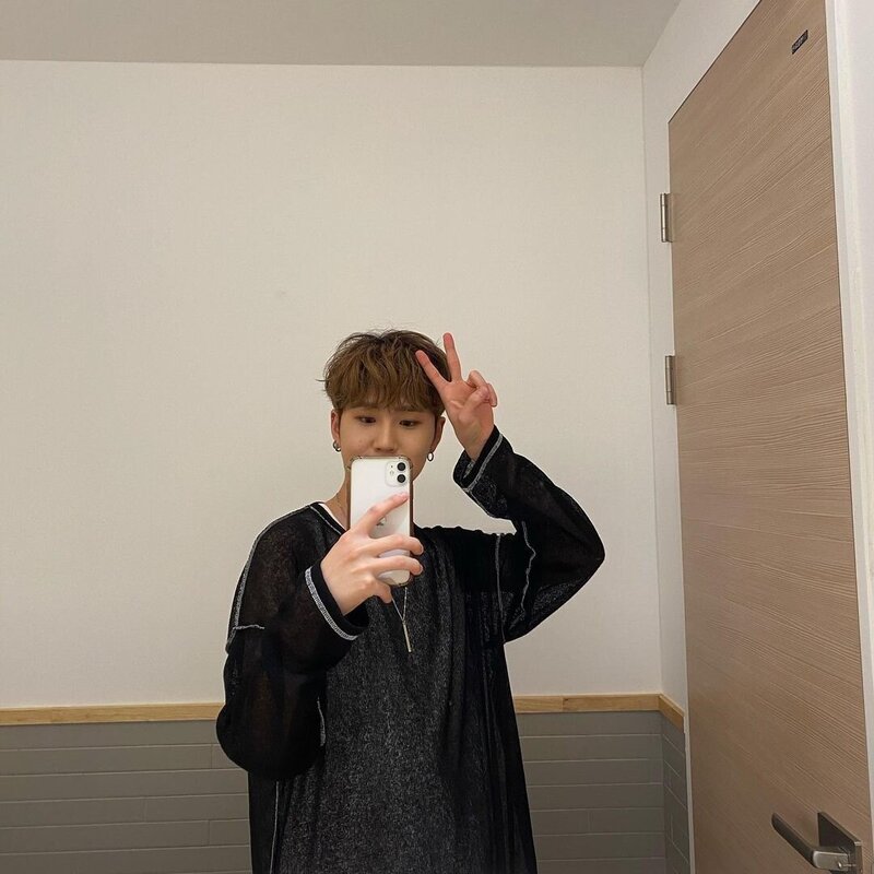 210125 - Younghoon Instagram Update documents 3