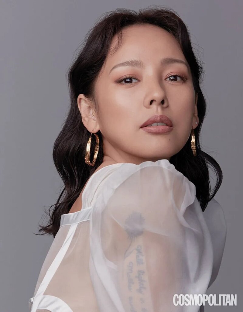 Lee Hyori for Cosmopolitan Magazine December 2019 Issue documents 4