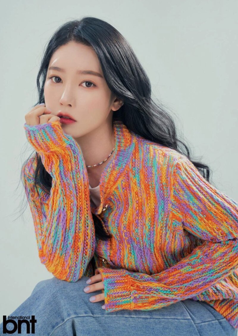 Soyeon for BNT International (March 2021 pictorial) documents 3