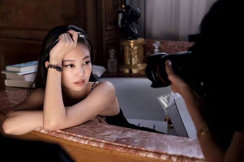 JENNIE x Chanel “The Première Watch” for Esquire Hong Kong March 2024 Issue documents 1