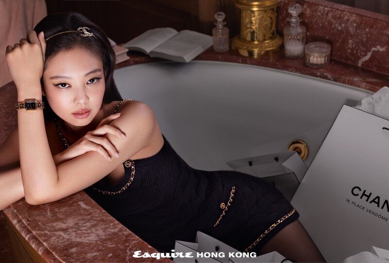 JENNIE x Chanel “The Première Watch” for Esquire Hong Kong March 2024 Issue documents 4