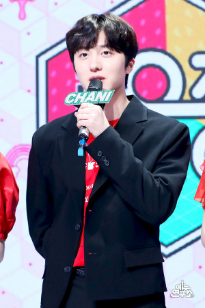 210313 Chani hosting Music Core