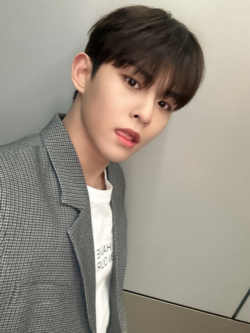 230328 TO1 Members Twitter Update - Donggeon documents 4