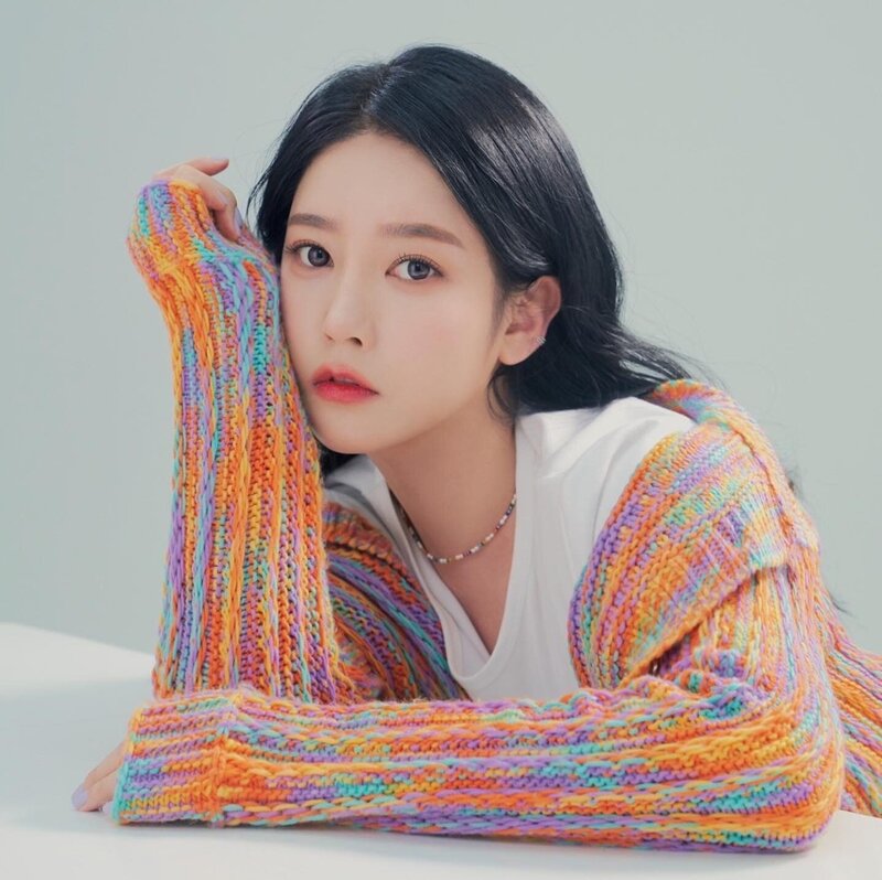 Soyeon for BNT International (March 2021 pictorial) documents 5