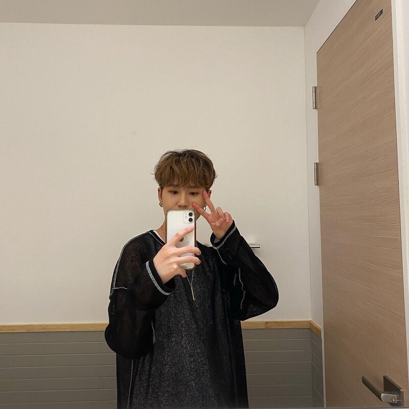 210125 - Younghoon Instagram Update documents 2