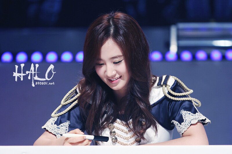 120901 Girls' Generation Yuri at LOOK Concert & Fansign documents 3