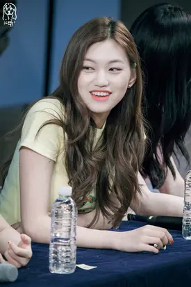 161023 I.O.I Doyeon at Gwanghwamun 'miss me?' Fansign