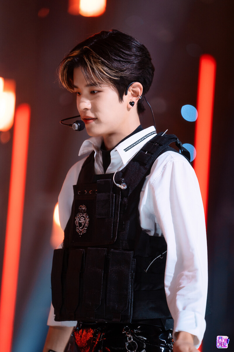 221023 StrayKids Seungmin - 'CASE 143' at Inkigayo documents 19