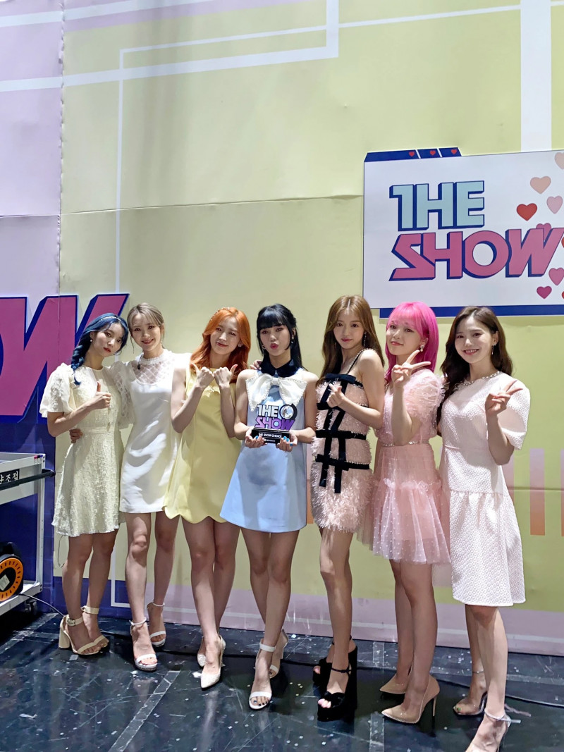 210518 OH MY GIRL SNS Update at The Show documents 3