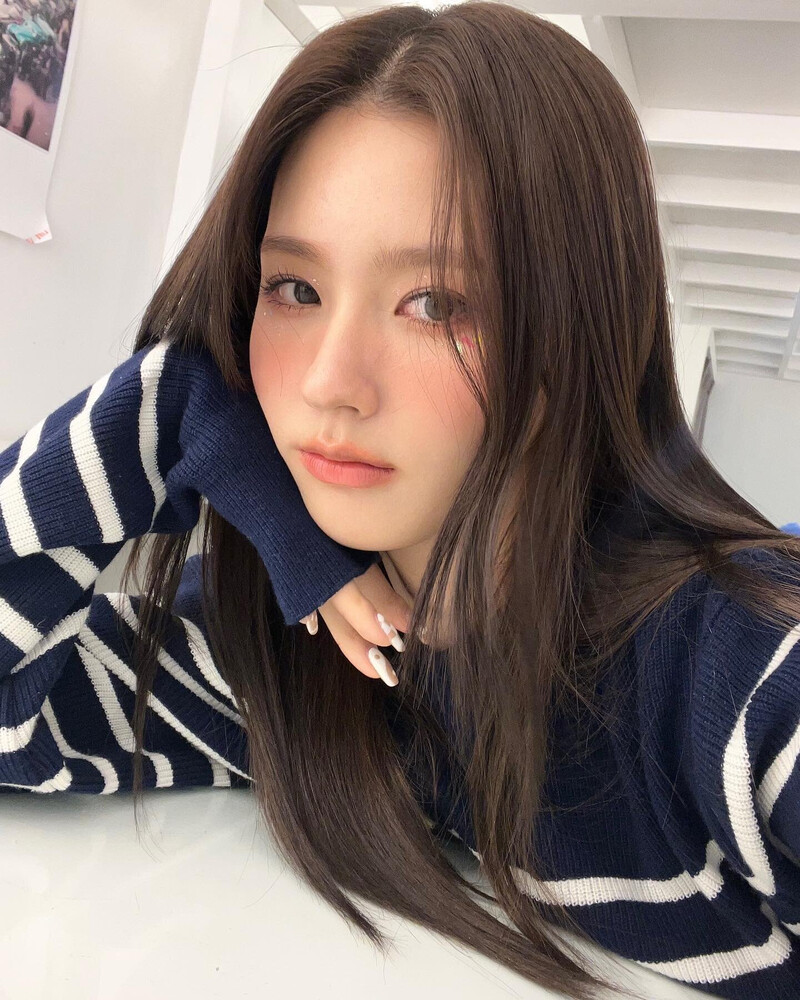 220207 (G)I-DLE Miyeon Instagram Update documents 1