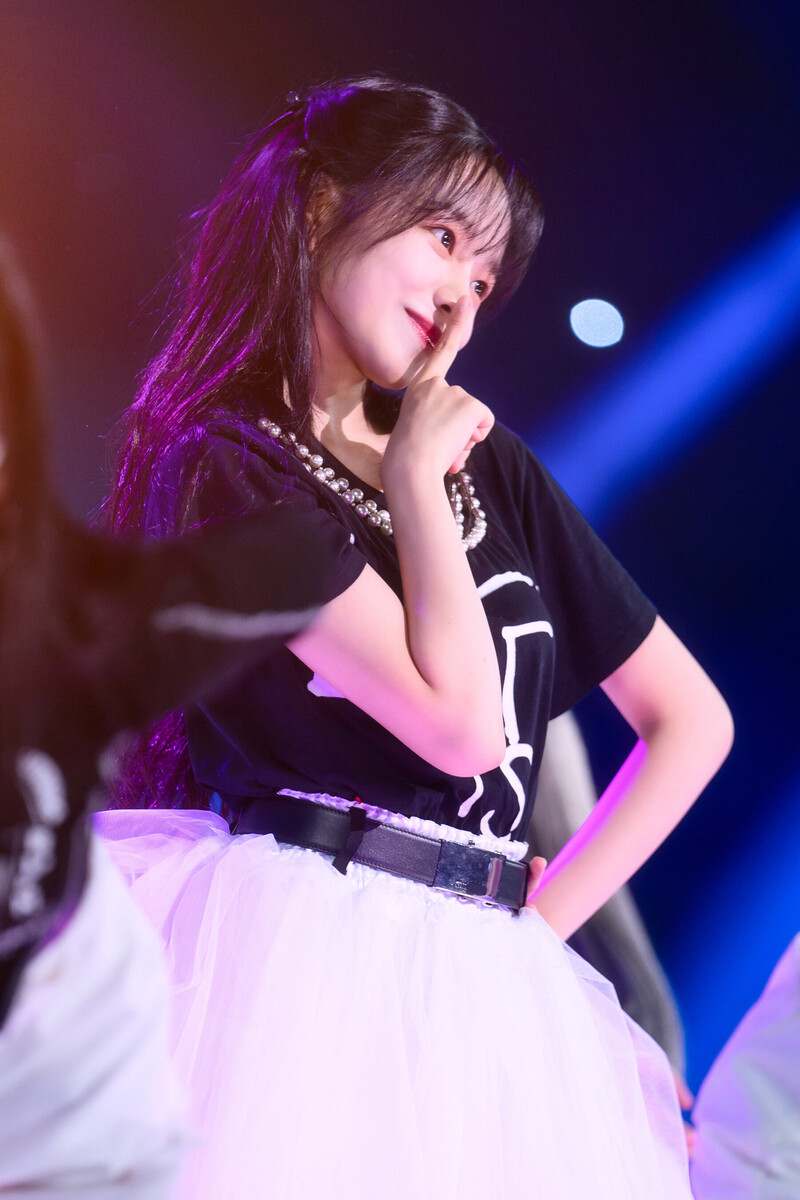 220605 Jo Yuri - 'Love Shhh!' at Inkigayo documents 20