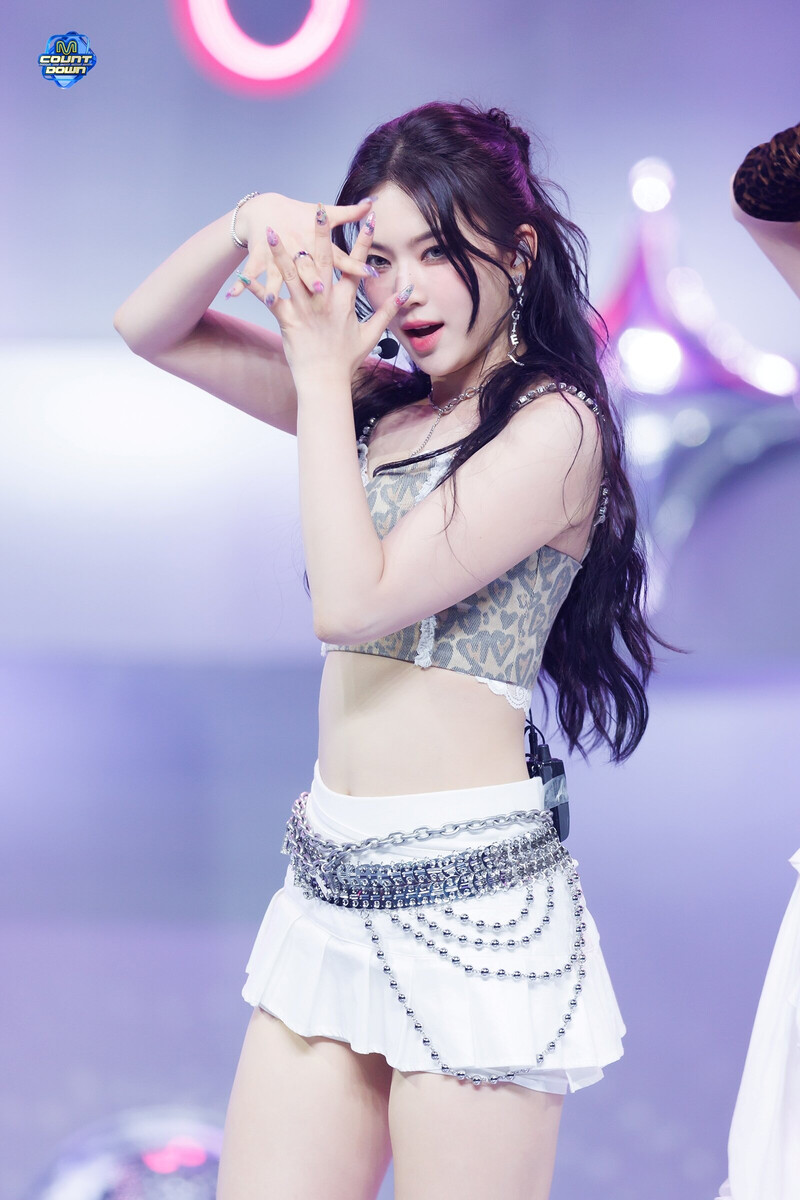 240704 STAYC Isa - 'Cheeky Icy Thang' at M Countdown documents 1