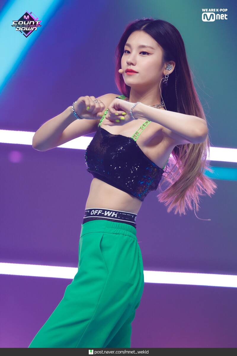 190822 ITZY - 'ICY' at M COUNTDOWN documents 16