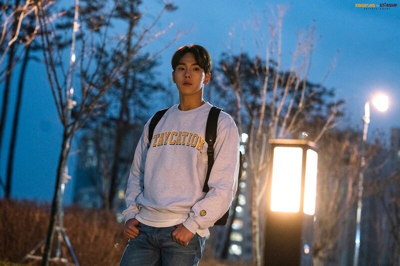 220427 Starship Naver Update - Shownu at 'Seoul Ghost Story' Behind the Scenes documents 7