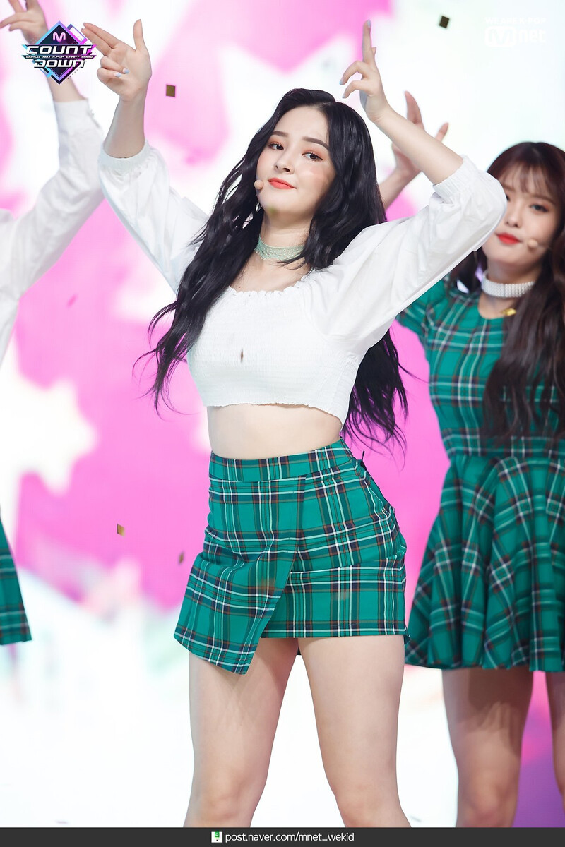 190418 MOMOLAND - 'I'm So Hot' at M COUNTDOWN documents 10