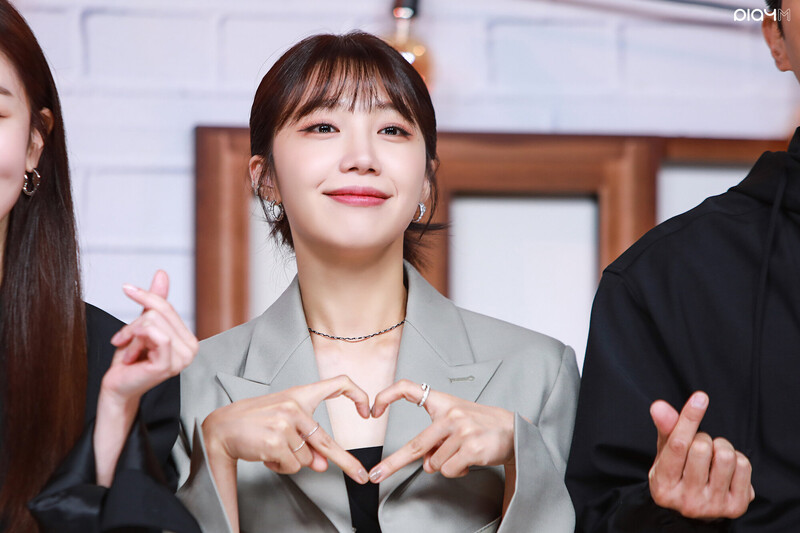 211026 IST Naver post - Apink EUNJI 'Work later, Drink now' drama Production Presentation behind documents 12