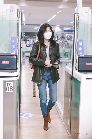 200223 Red Velvet Seulgi at Incheon International Airport
