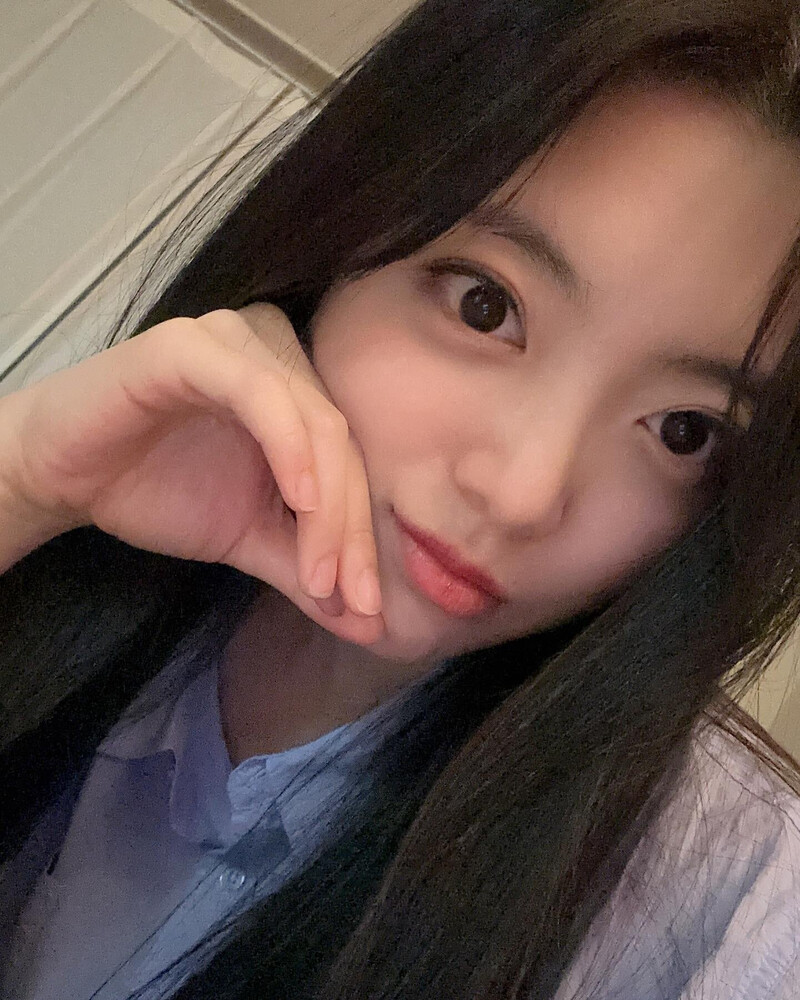 230602 Suyeon Instagram update documents 2